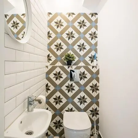 アパート Downtown Modern - 2br *