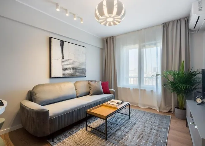 Downtown Modern - 2br Apartment Bukarest