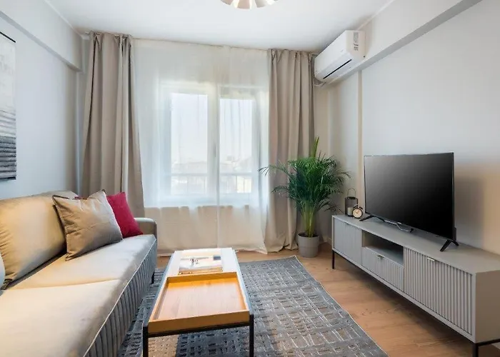 Downtown Modern - 2br Apartment Bukarest