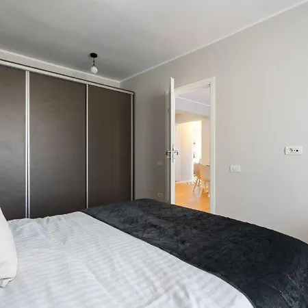 아파트 Downtown Modern - 2br 부쿠레슈티