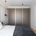 Downtown Modern - 2br Апартаменты Бухарест