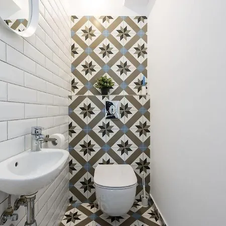 Downtown Modern - 2br Bucharest
