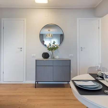 Апартаменты Downtown Modern - 2br *
